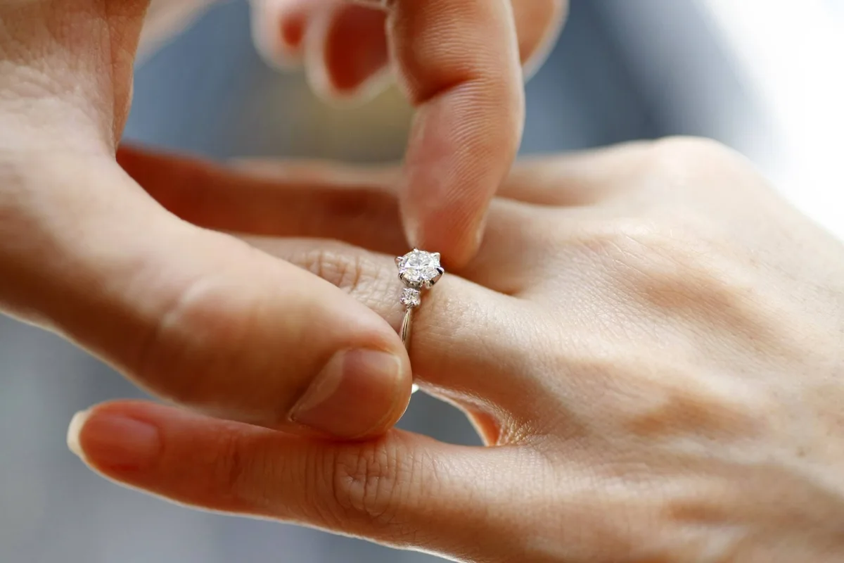 35% of young unmarried people in Japan have no wish to get wed