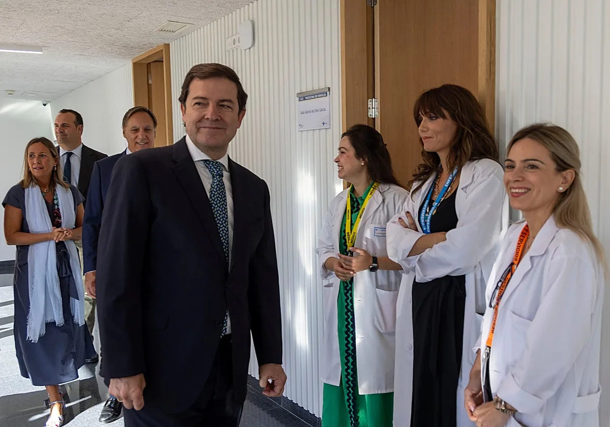 Mañueco destaca la «transformación» y «descentralización» en la sanidad en Castilla y León