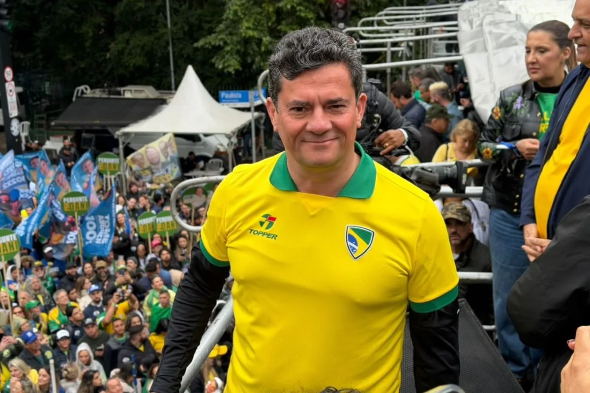 Campanha de Flávio quer Moro em primeira fila do debate para provocar Lula