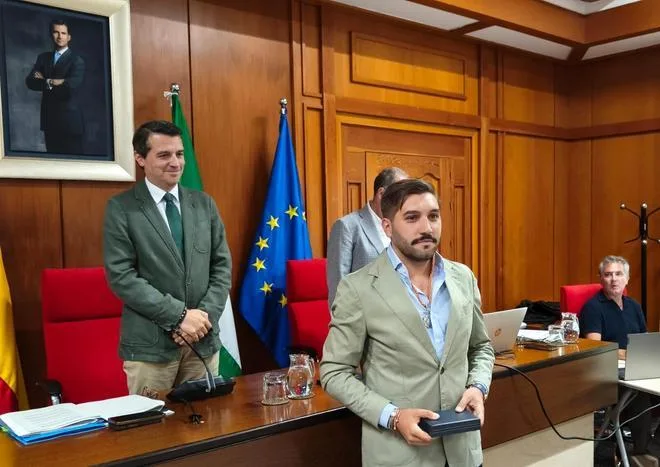 Un concejal de Vox en el Ayuntamiento de Córdoba llama "mierda" y "repugnante" a Pedro Sánchez en un pleno