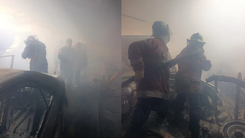 EN CARACAS: Incendio en taller mecánico dejó más de una docena de vehículos afectados