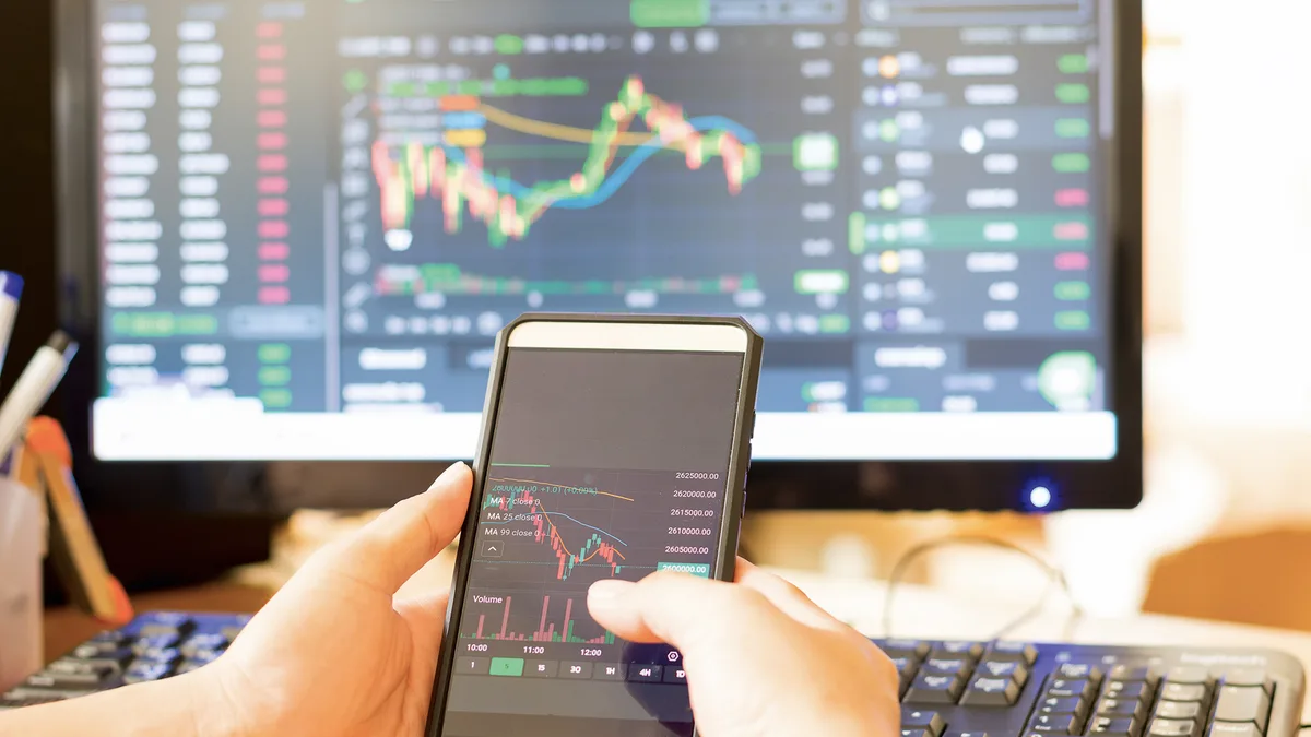 Mercado global recua com alta do petróleo e temor sobre juros nos EUA