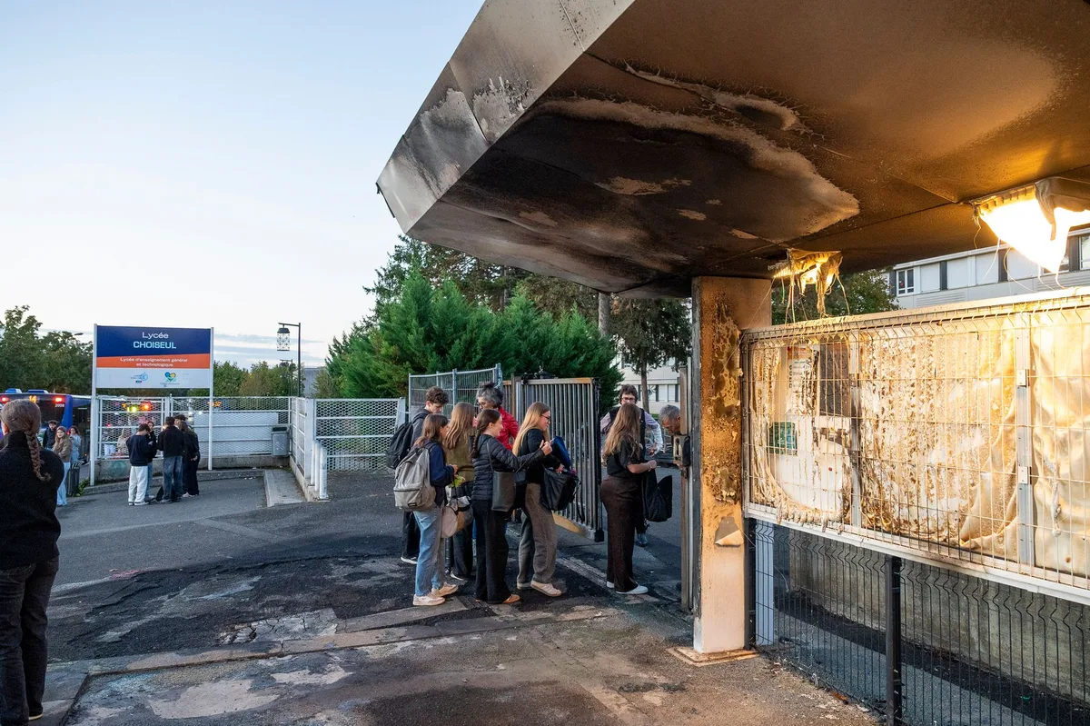 Blocus des lycées : à Tours, deux semaines de tension mais des profs et des élèves qui se serrent les coudes