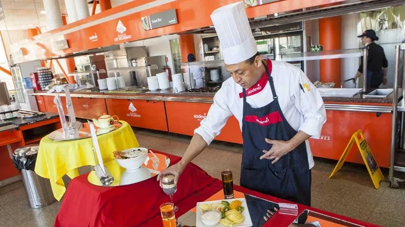 En panne de croissance, le géant de la restauration Sodexo va supprimer près de 1.100 postes en France