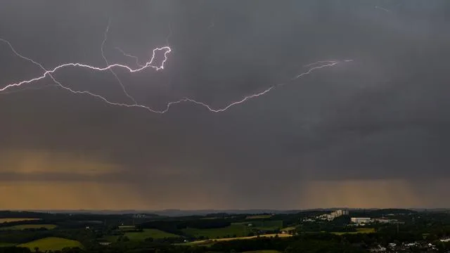 Vorhersage: Teils kräftige Gewitter in NRW erwartet - Unwetter möglich