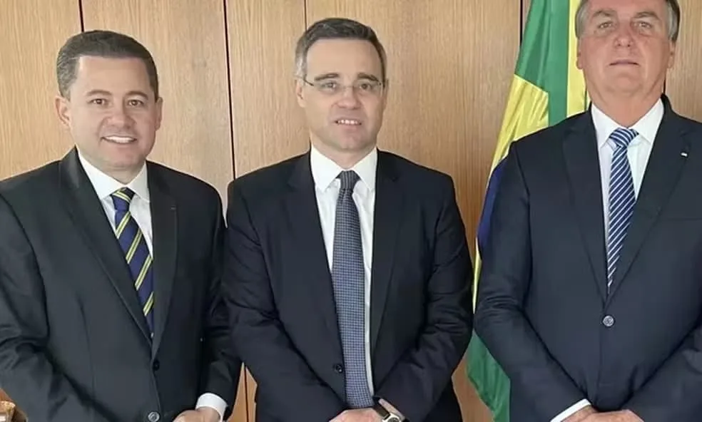 PF cita “influência em tribunais superiores” e “pagamento de valores expressivos” em ação contra interlocutor de Mendonça