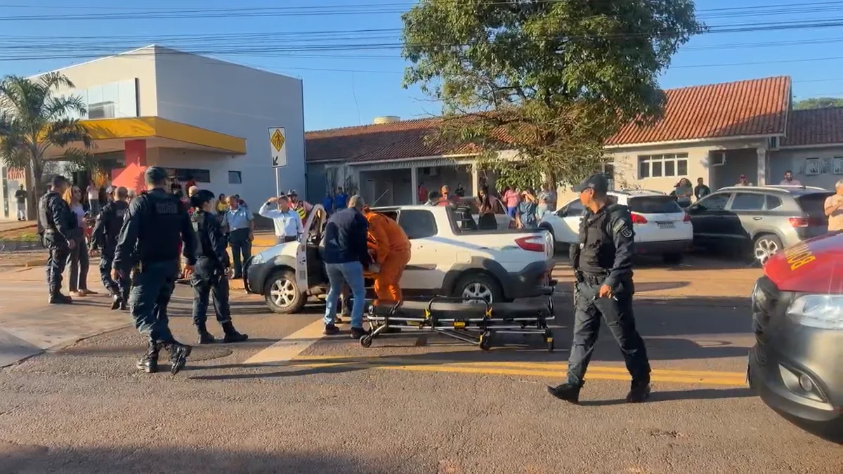 Professor é preso ao atirar em advogado durante apreensão de carro