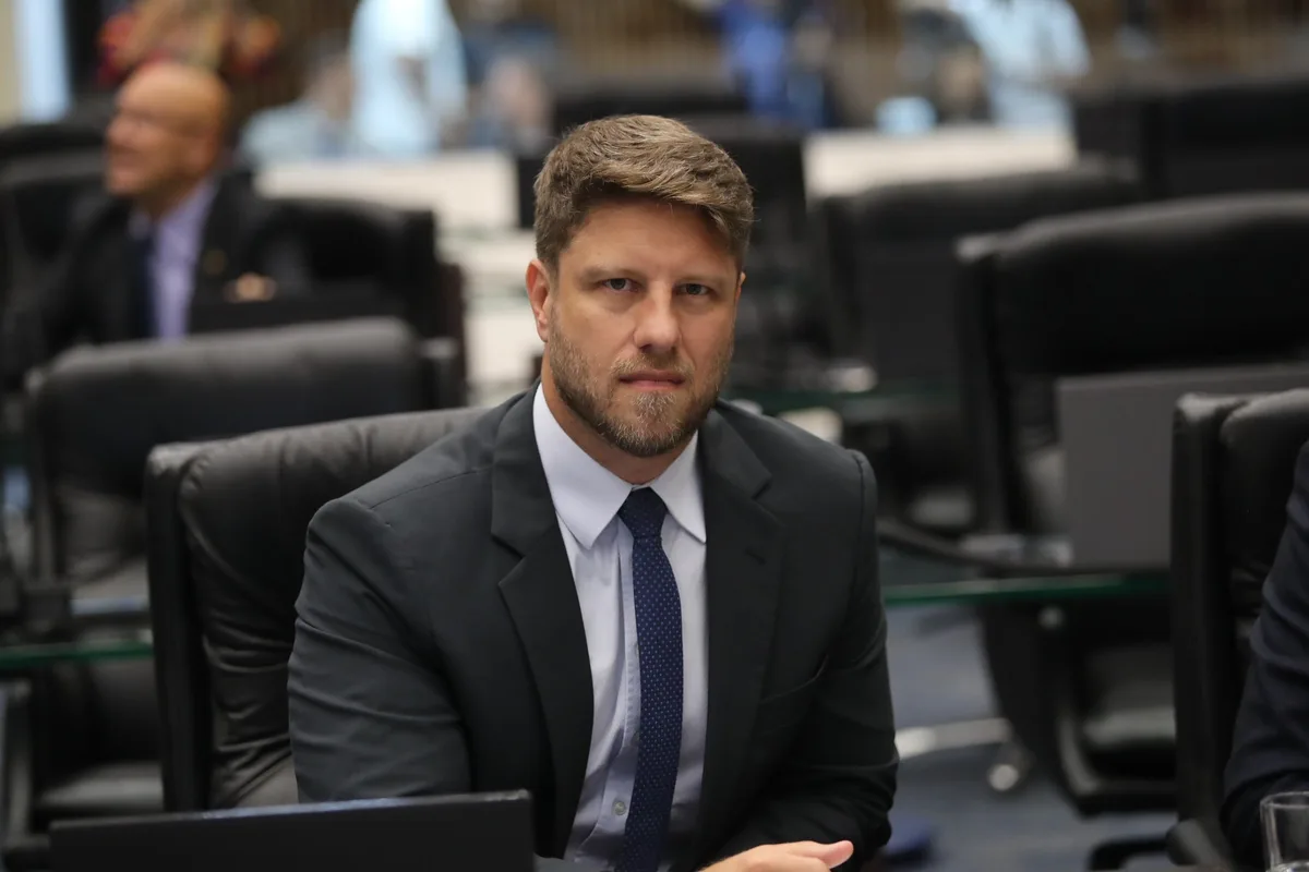 Eleições 2026 no PR: Requião Filho defende abertura de concursos públicos