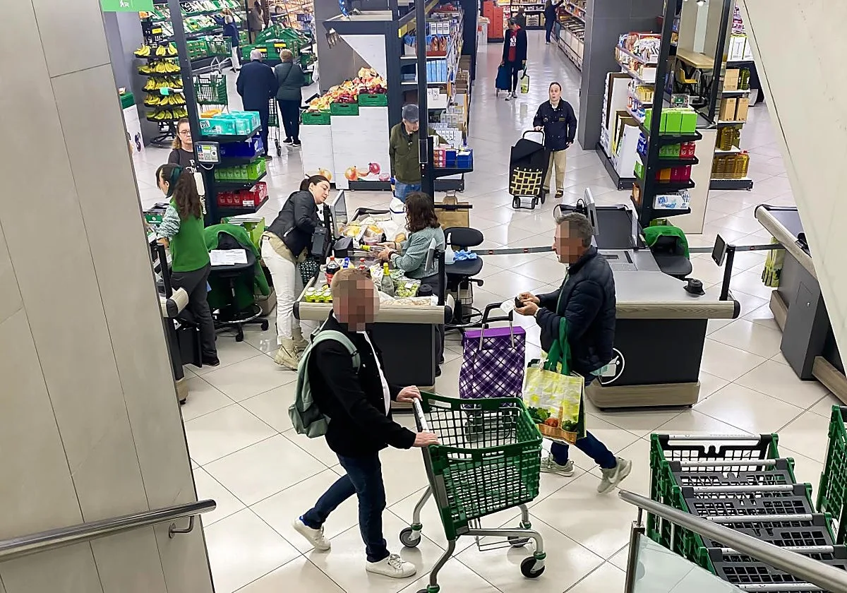 Horarios especiales de Mercadona para hoy, lunes 12 de octubre, festivo del Pilar y el Día de la Hispanidad