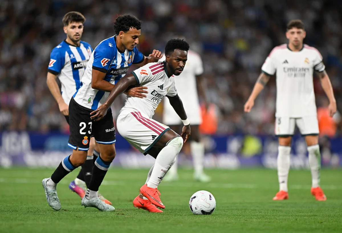 Jornal revela plano de Mourinho para defender Vini Jr. de polêmicas no Real