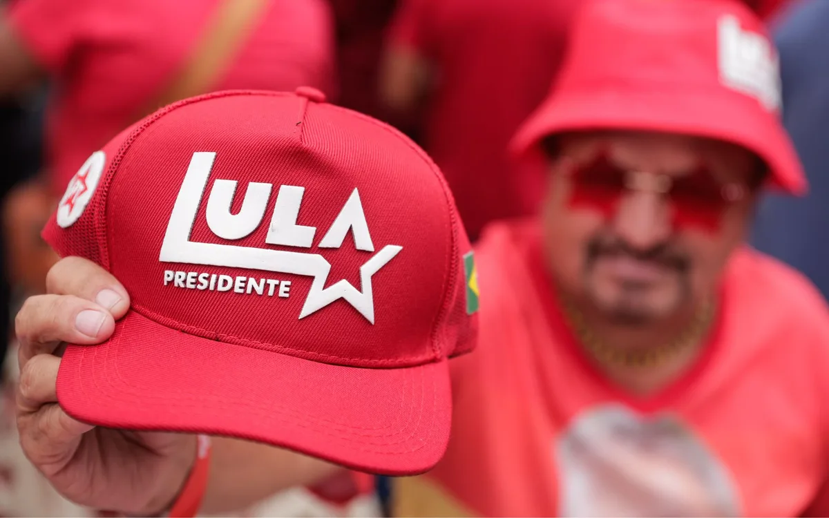 Mulher, jovem e ensino superior: quem é o eleitor de Lula no 2º turno?