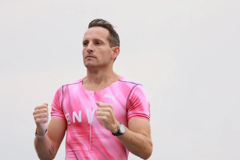 Renaud Lavillenie passe une nouvelle fois la barre des 5,80 m et remporte le concours de la perche à Aoste (Italie)