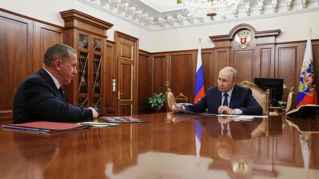 Трутнев рассказал Путину о возвращении активов 138 компаний в Россию