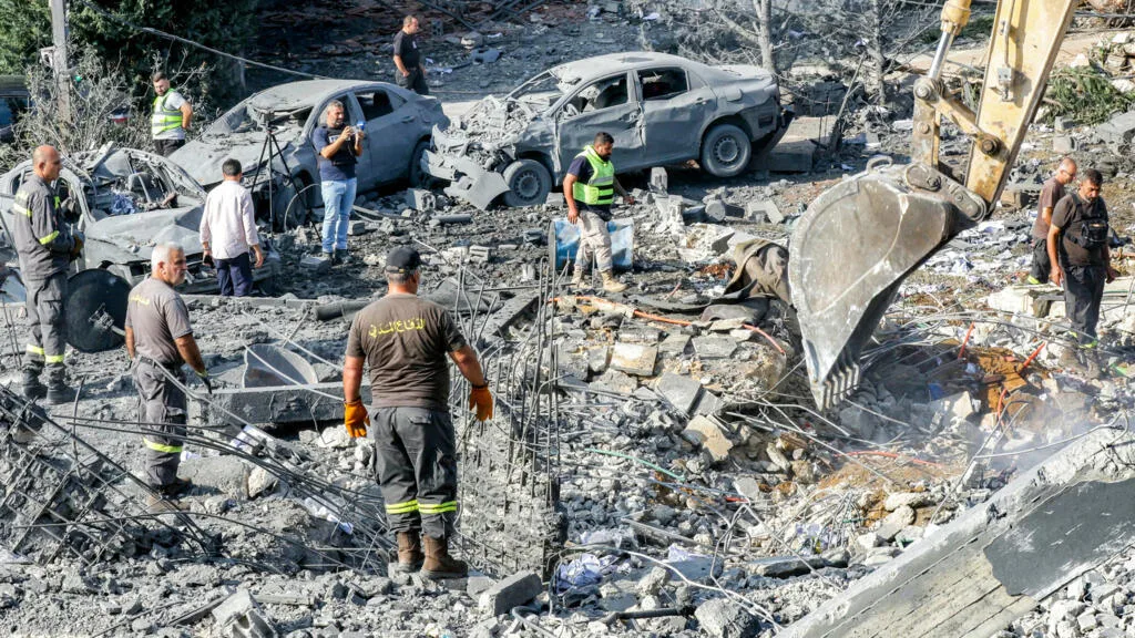 En direct : Israël mène des frappes meurtrières sur un village du sud du Liban