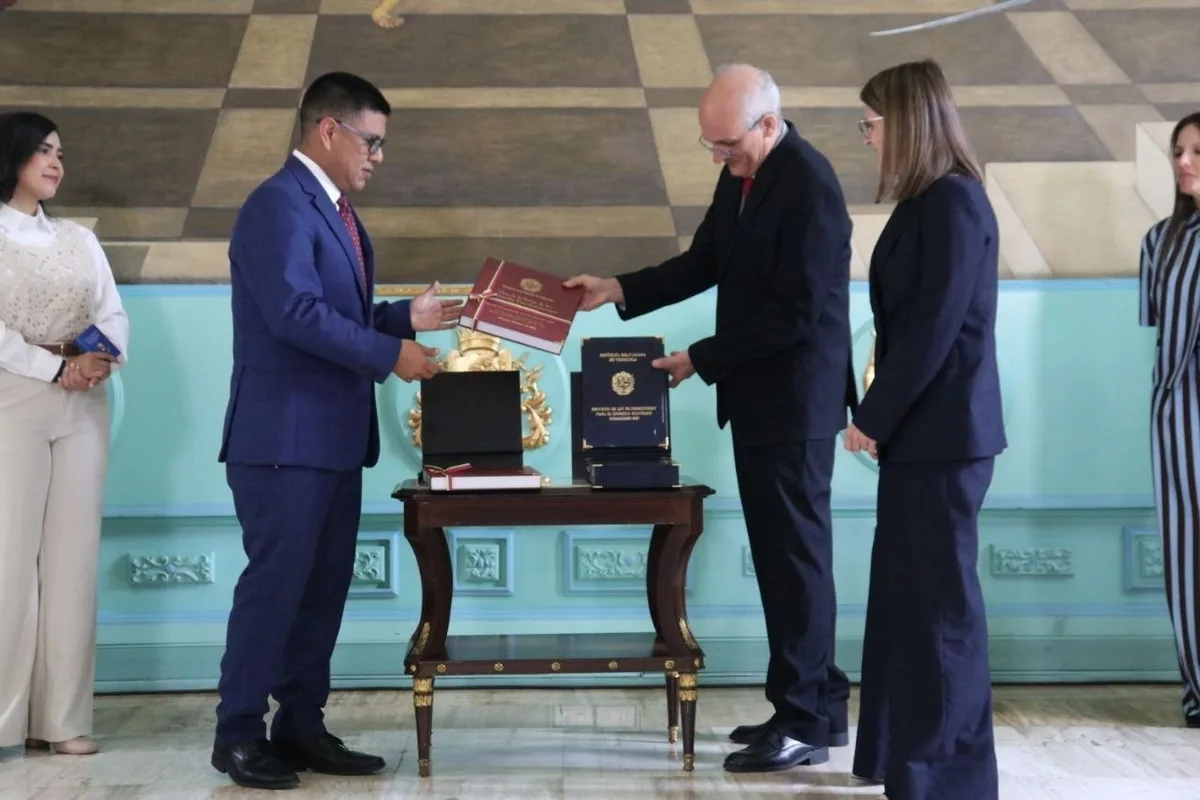 Gobierno entrega al Parlamento la propuesta del presupuesto para 2027
