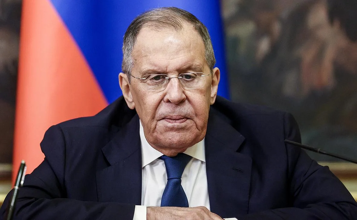 Лавров заявил, что НАТО и ЕС пытаются «отмазаться» от поддержки Украины