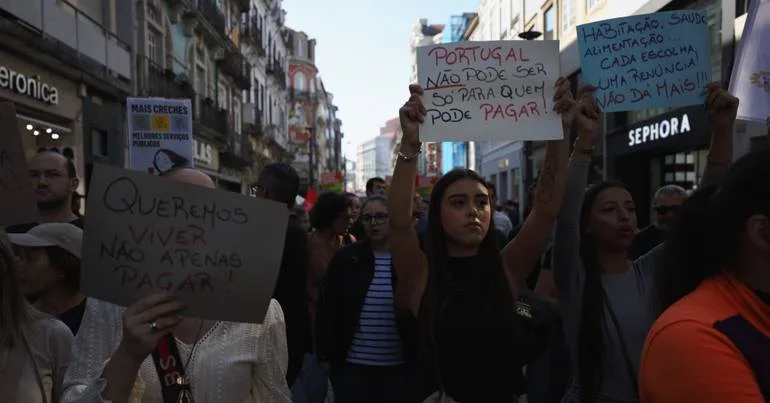 As imagens dos protestos no Porto e em Lisboa