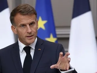 Hausse des prix des carburants : Emmanuel Macron rassure sur l’action de la France et de son gouvernement