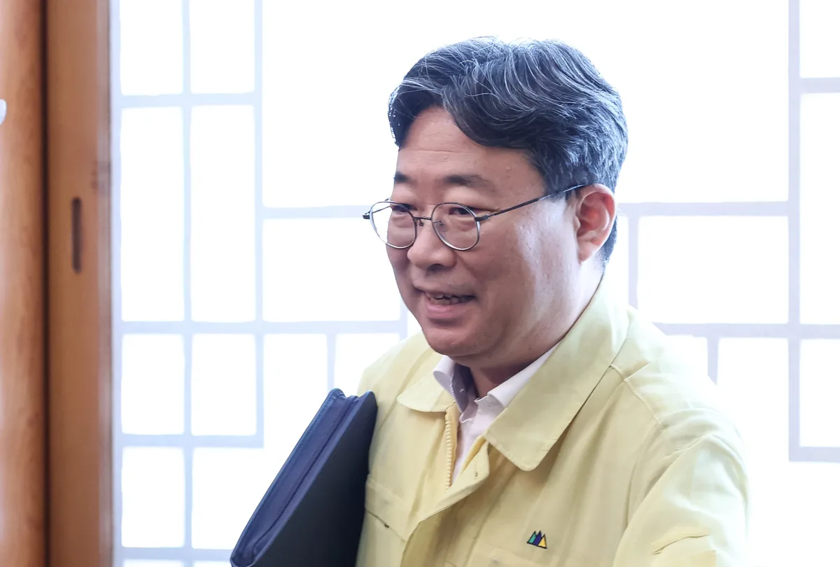 靑 경제수석 “용산공원, 너무 커서 치안문제...사람도 별로없어”