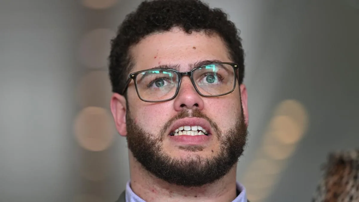 Greens senator takes leave amid inappropriate comments claims