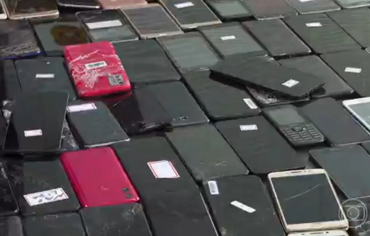 Justiça torna réus 7 acusados de integrar esquema de receptação e revenda de celulares roubados em SP