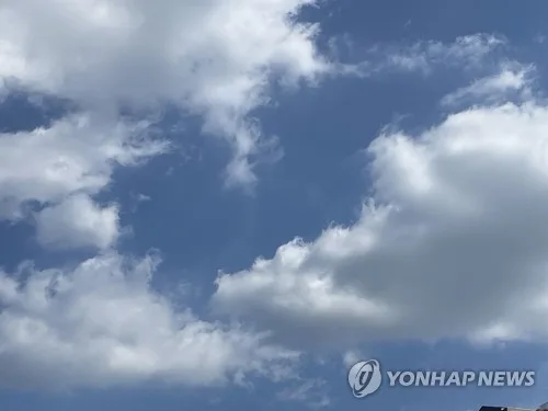 충북 가끔 구름 많음…낮 최고 21도