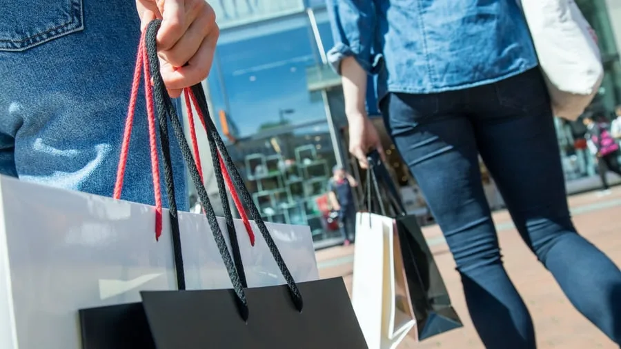Zwanghaftes Shoppen: Kaufsucht: Warum der schnelle Klick gefährlich werden kann