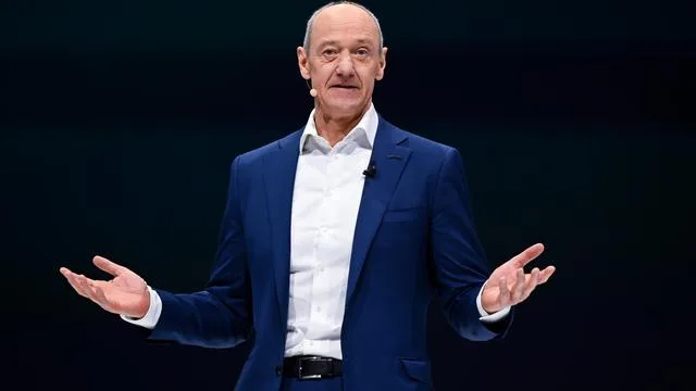 Roland Busch: Siemens-Chef warnt vor zu viel Regulierung bei KI
