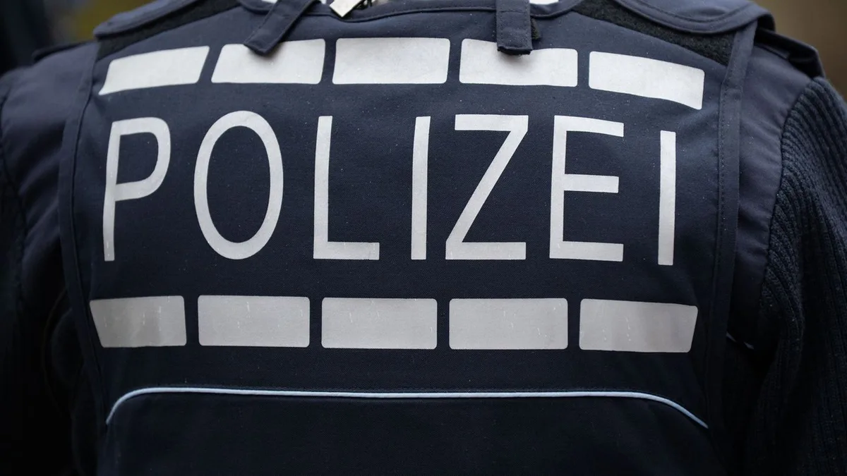 Rechtsextremismus: Rechtsextreme „Artgemeinschaft“: Durchsuchungen nach Verbot