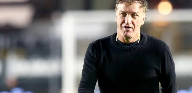 Santos assume a vice-liderança do returno e Cuca vibra: "Digno de aplauso"