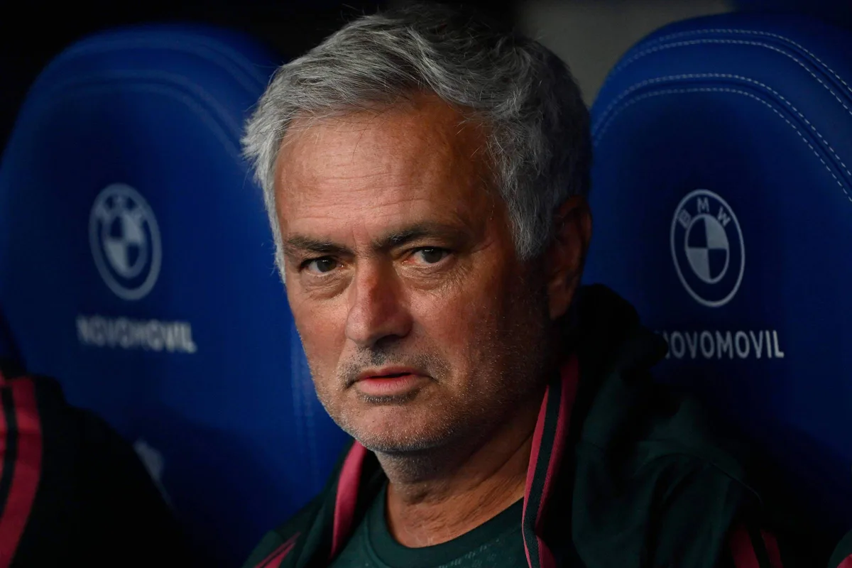 Mourinho é apresentado oficialmente pelo Real Madrid a portas fechadas