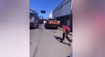 Rabo de Peixe. Agentes da PSP atacados enquanto cumpriam mandados de busca