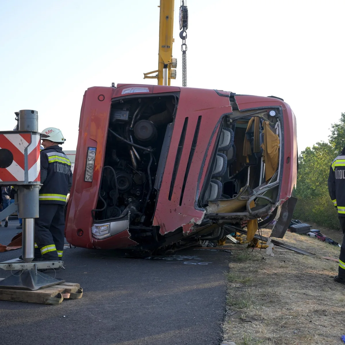 Ungarn - Zwölf Tote bei Reisebus-Unfall - Fahrer möglicherweise eingeschlafen