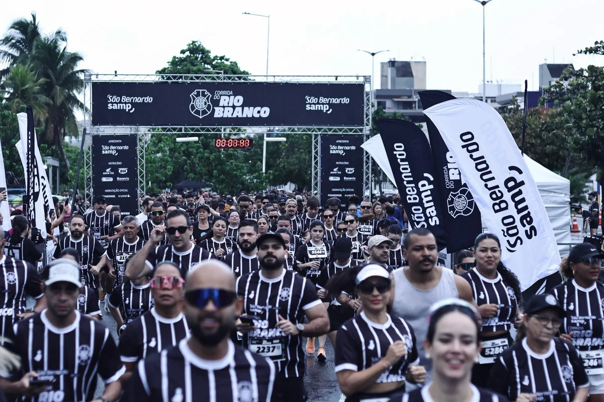 1ª Corrida do Rio Branco-ES leva cerca de duas mil pessoas para a orla de Camburi