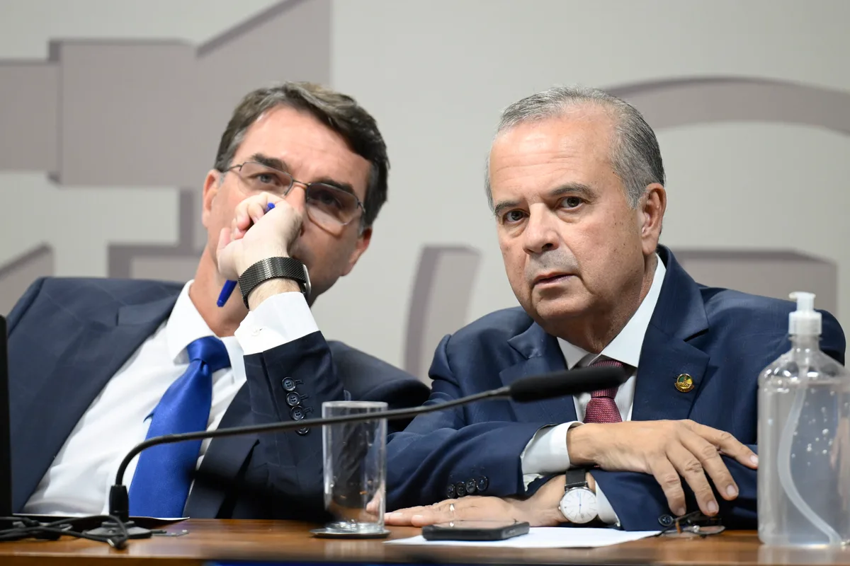 Flávio e Marinho rebatem Kassab: “Minha disputa é resgatar o Brasil”