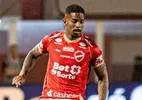 Amizade de infância pode ser razão de operação contra lateral do Vila Nova