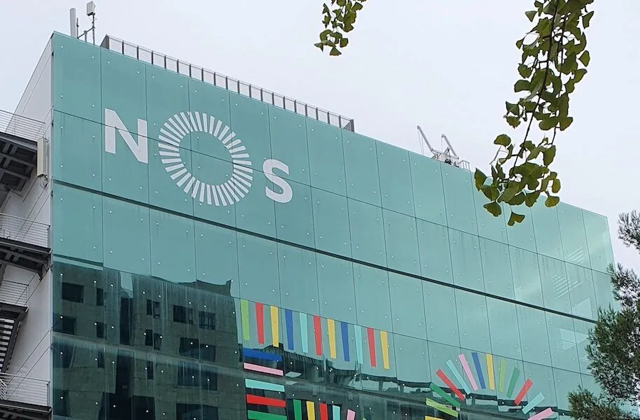 NOS alterou mais de 821 mil contratos sem avisar — para pôr publicidade nas gravações da TV