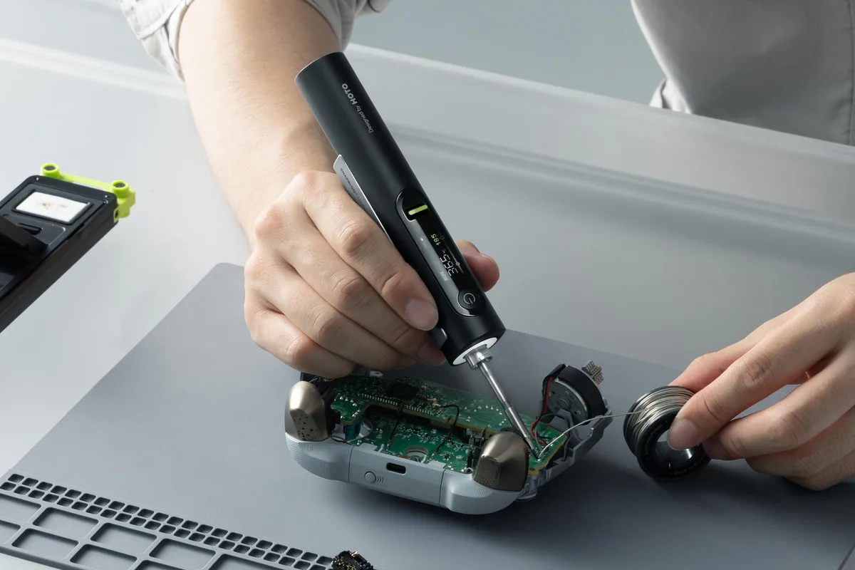 Hoto’s new cordless soldering iron heats up in three seconds