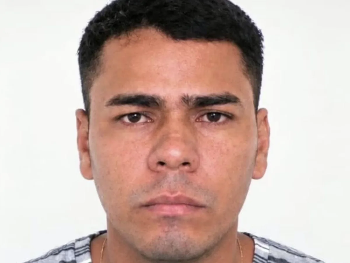 Acusado de homicídio e integrar facção foge após romper tornozeleira em rodovia do Acre