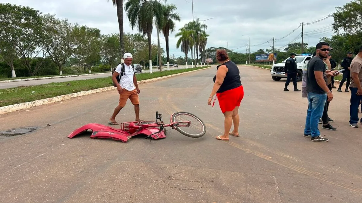 Manifestantes liberam Amadeu Barbosa após acordo com prefeitura