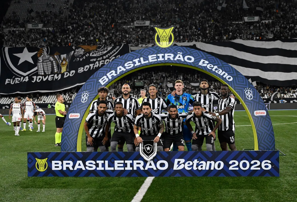 Botafogo reencontrará Flamengo com outro técnico e pelo menos seis mudanças no time; compare