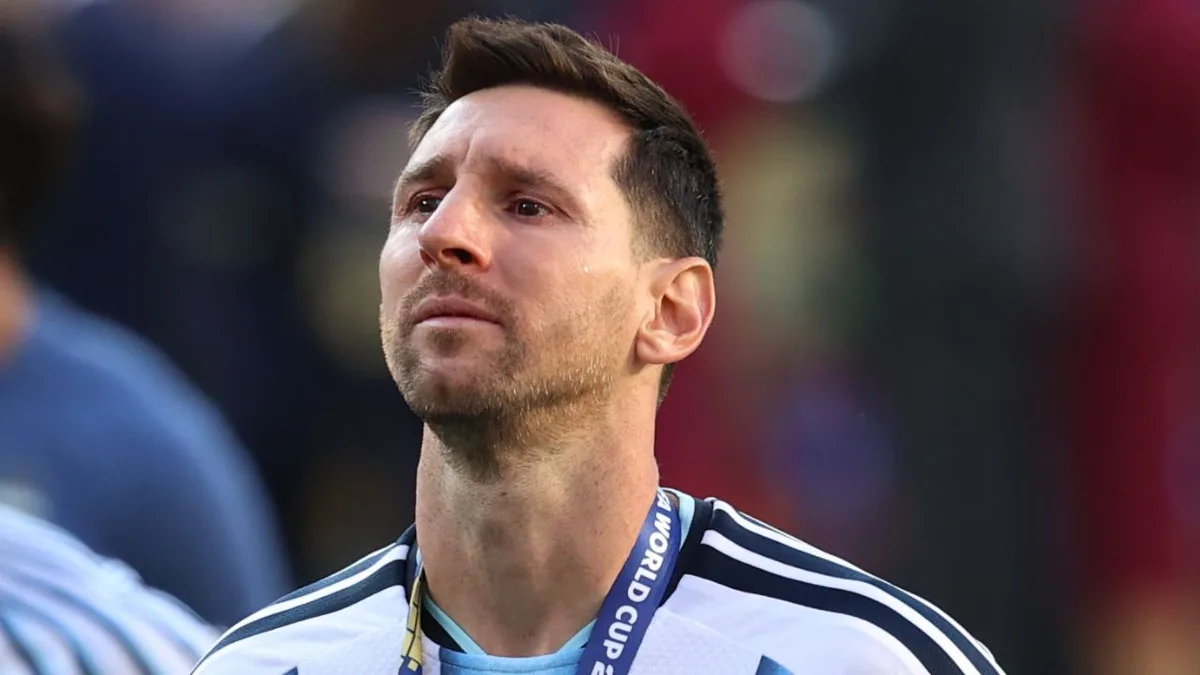Messi writes emotional tribute to late father, questions playing future