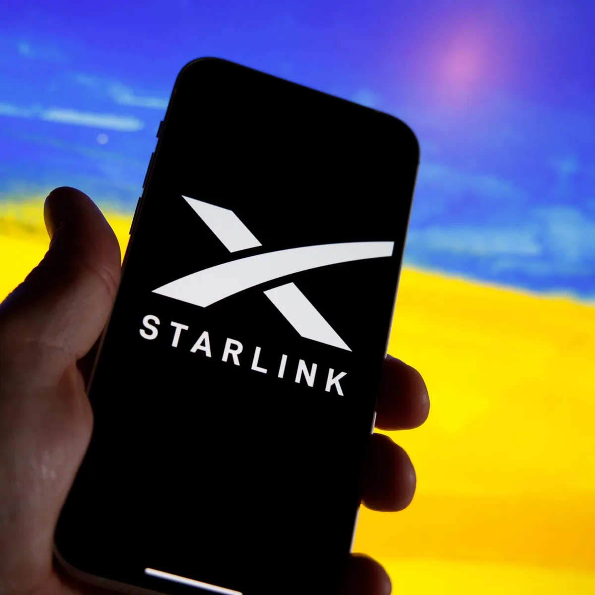 Erfolgreiche Fahndung - Nach Brand von Starlink-Anlage in Polen zwei Tatverdächtige in Deutschland festgenommen