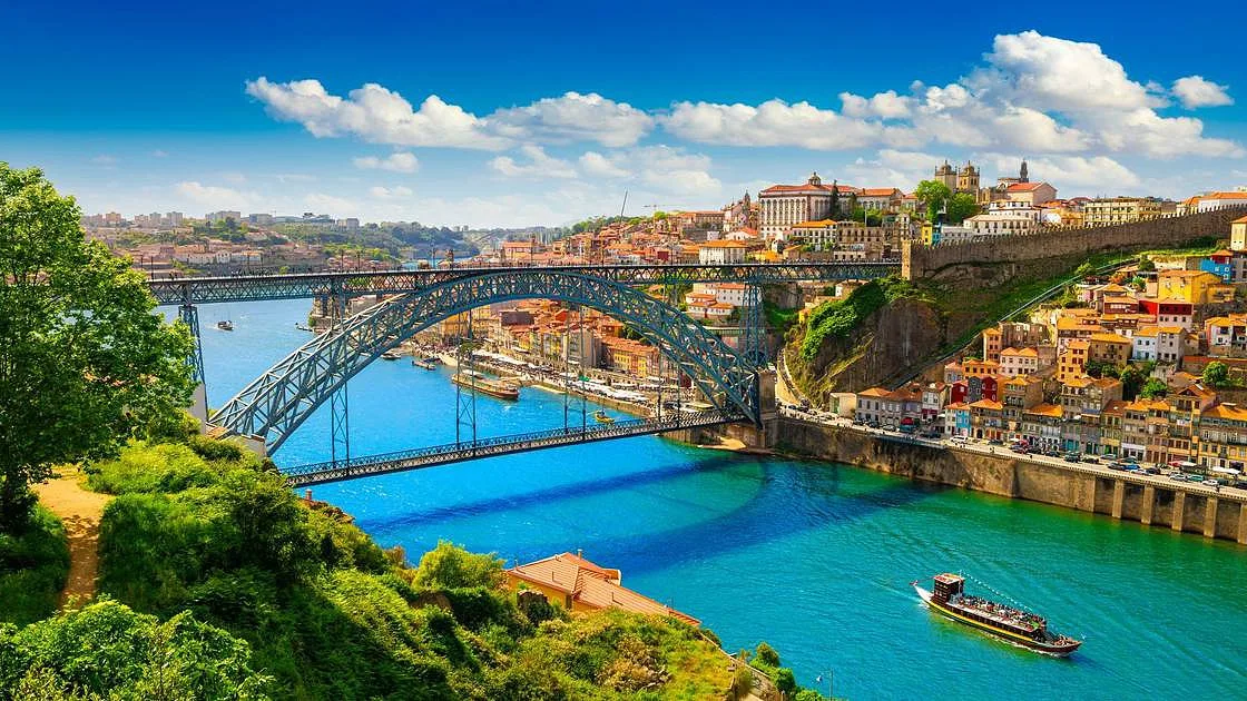 Porto 2050: mapa imagina cidade "mais verde e azul" com zonas livres de carros
