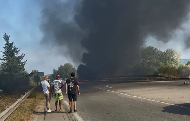 Bouches-du-Rhône : Deux pilotes de l’armée blessés dans le crash de leur avion sur la route