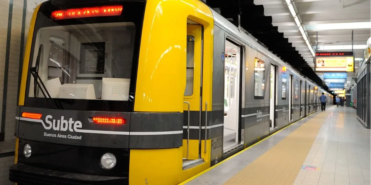 Subte gratis para jubilados y pensionados en CABA: qué cambió, cómo será el trámite y cuándo entra en vigencia