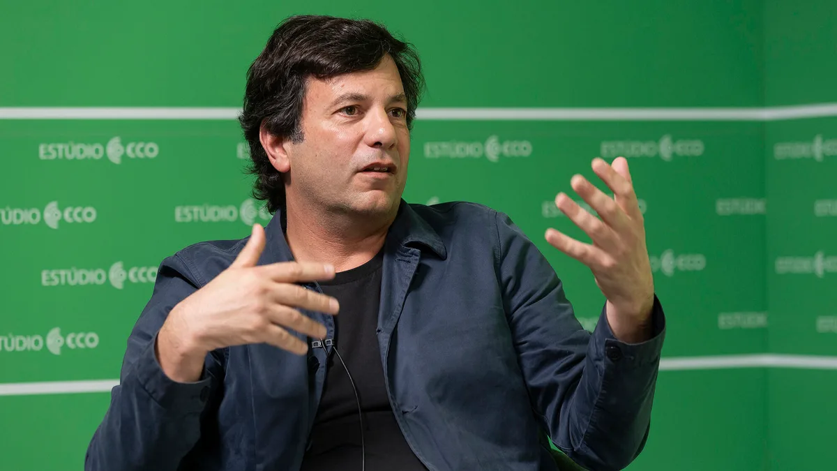 Plot lança ferramenta que avalia como as marcas são vistas pela IA