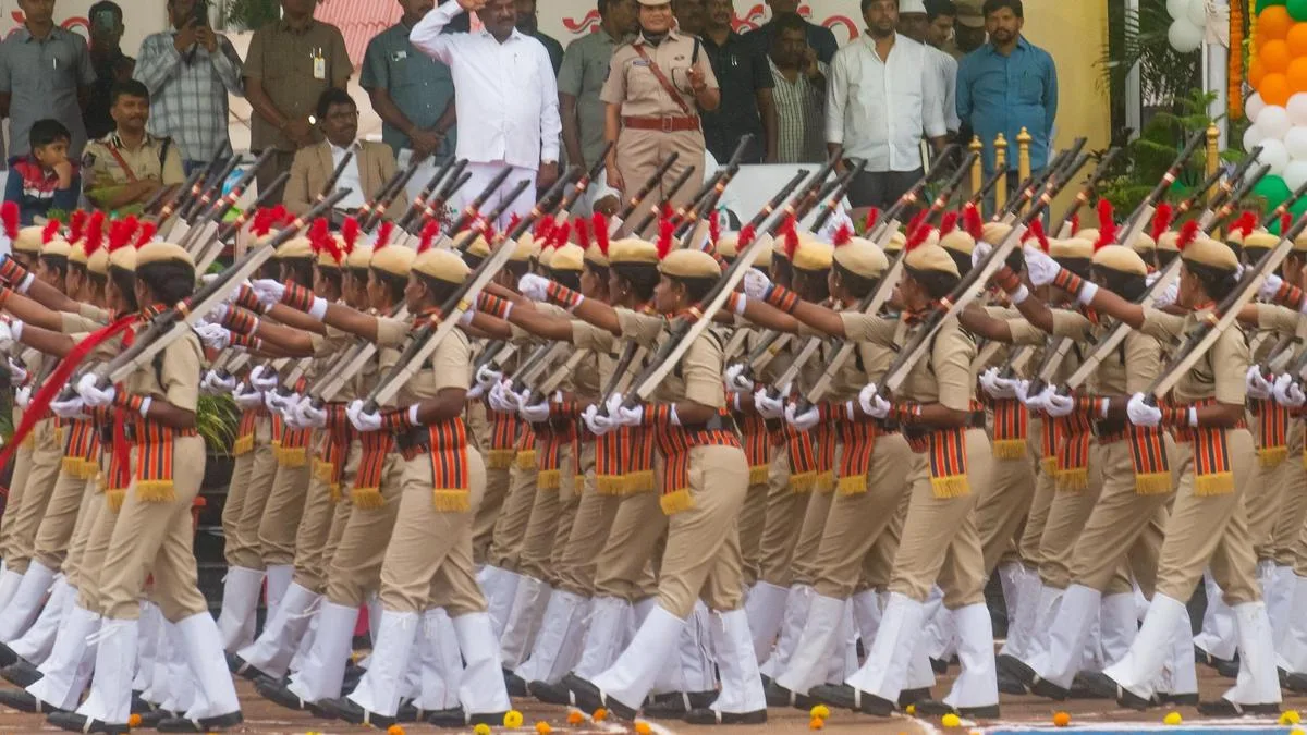 Minister urges women constables to stay updated on emerging crime trends