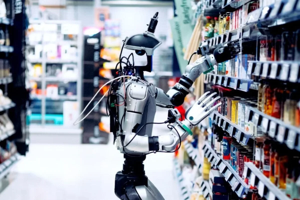 Des robots pour remplir les rayons des supermarchés : une première expérience est en cours