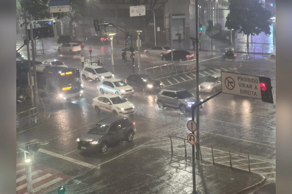 BH registra chuva intensa nesta terça (13/10); Centro teve pico de energia